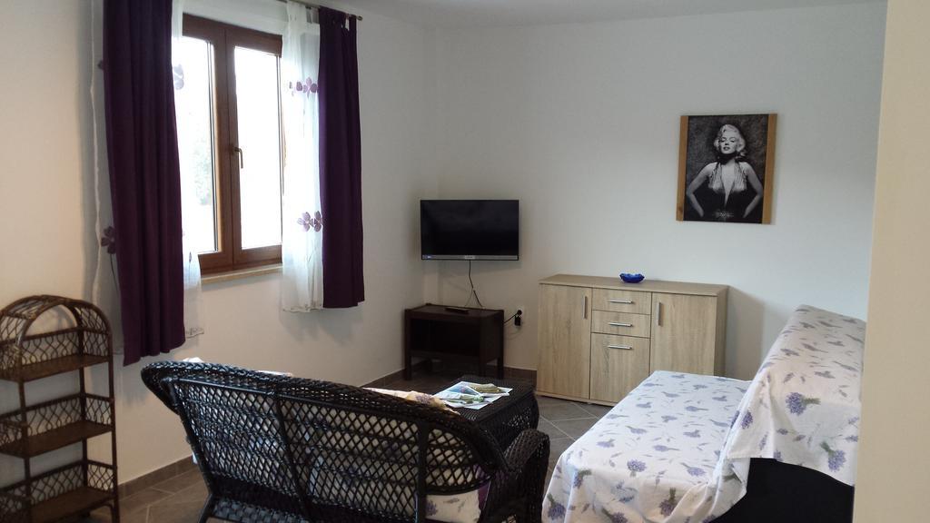 Sveti Lovreč Pazenatički Abba Apartment المظهر الخارجي الصورة