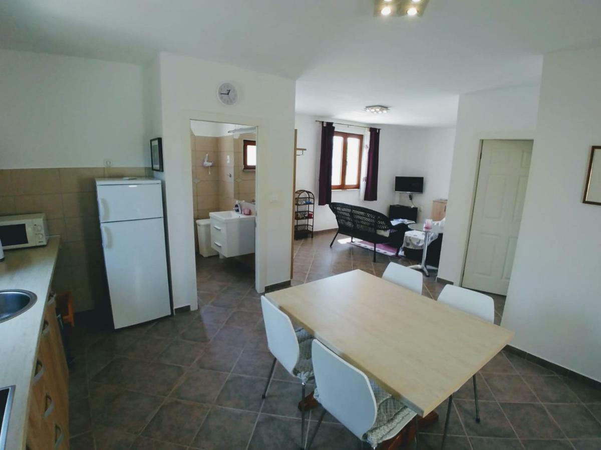 Sveti Lovreč Pazenatički Abba Apartment المظهر الخارجي الصورة
